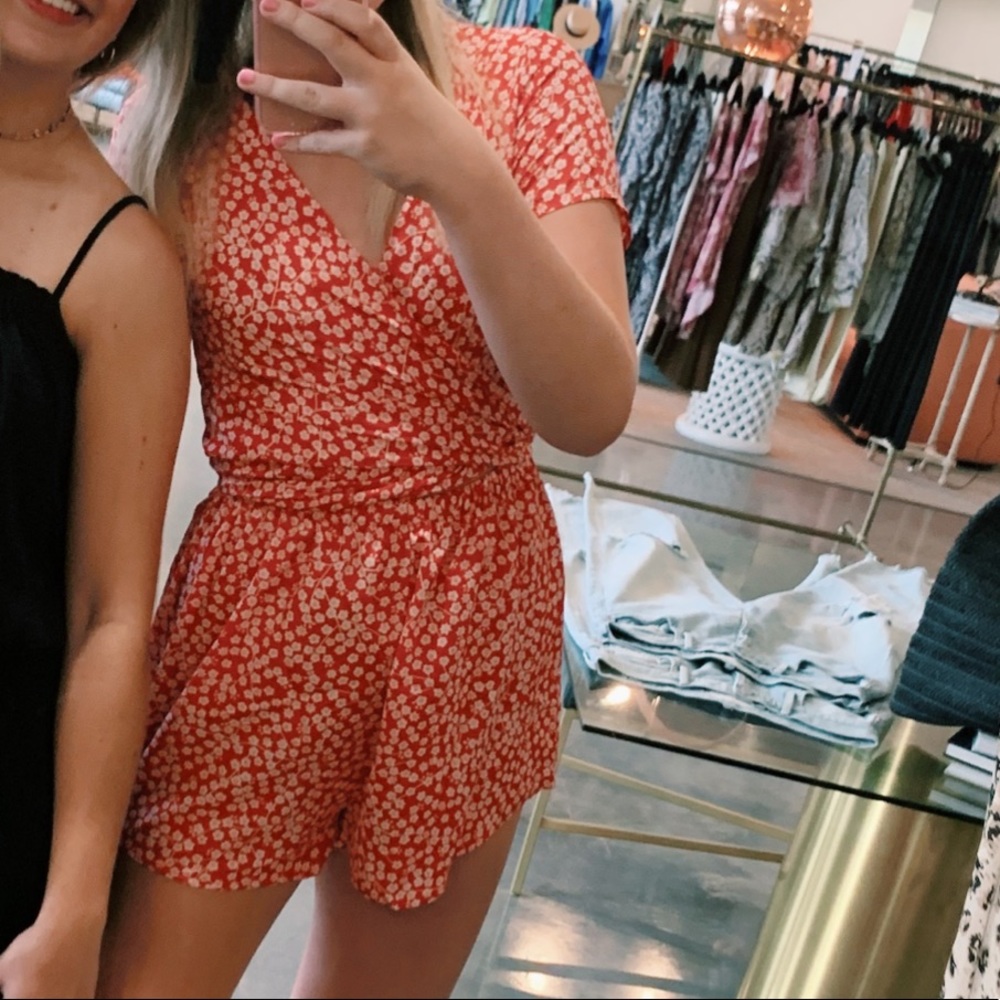 Princess Polly Romper - Picture 2 of 5